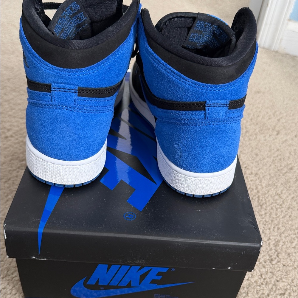 Jordan 1 Retro High OG Sneakers in Black and Royal Blue - Picture 4 of 4